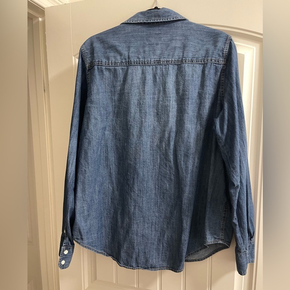 BNWOT Universal Thread Denim Shirt - Picture 3 of 3